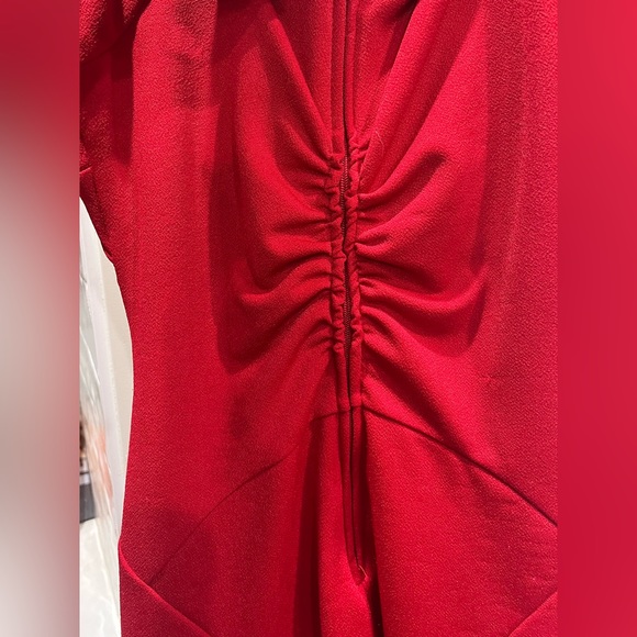 Red Dress - Picture 5 of 7